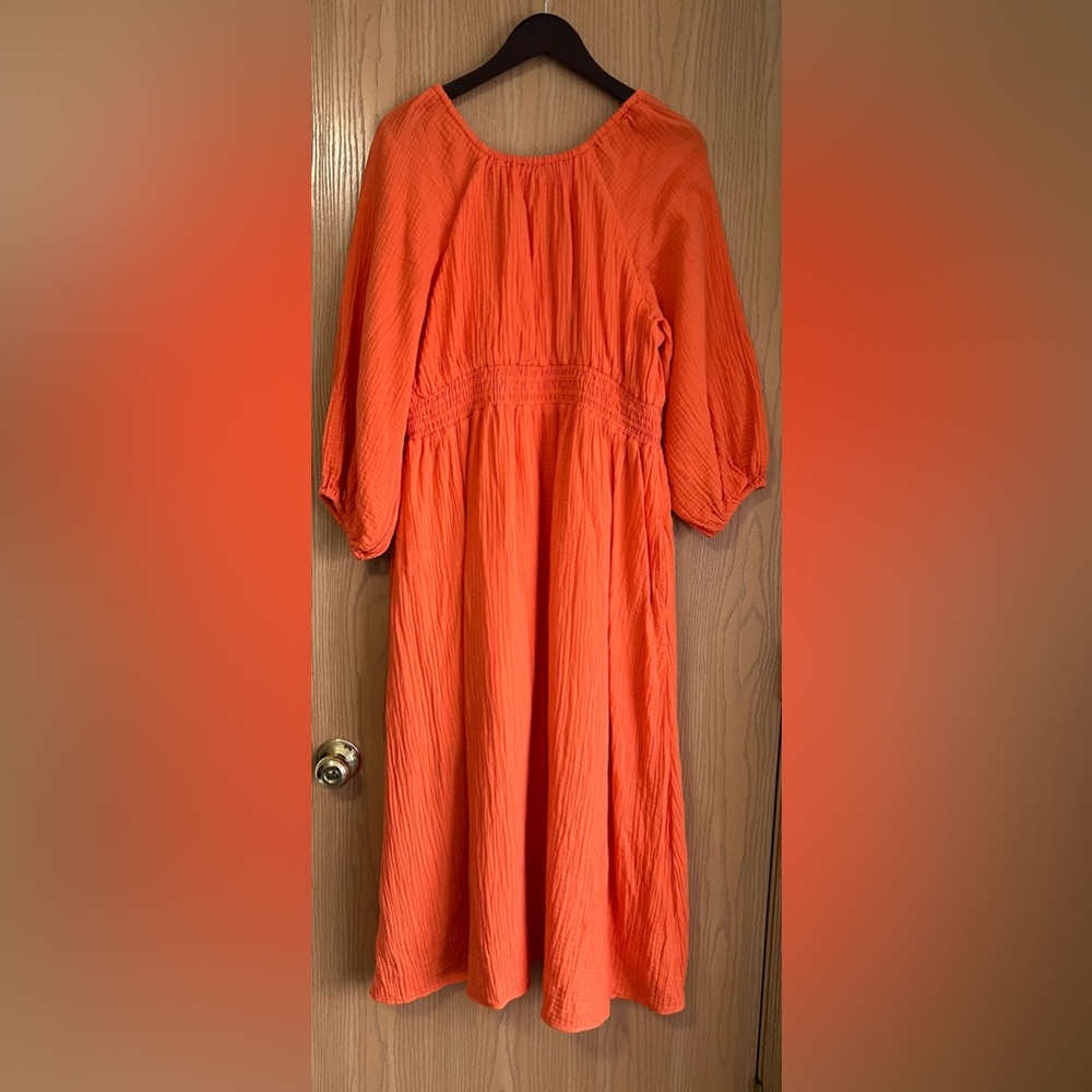 Elegant Orange Midi Dress - Picture 3 of 9